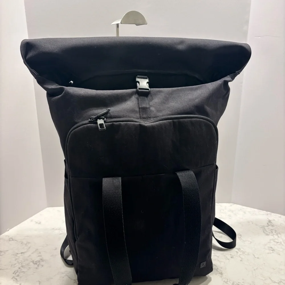 Lululemon Early Embark Backpack *22L in‎ Black
